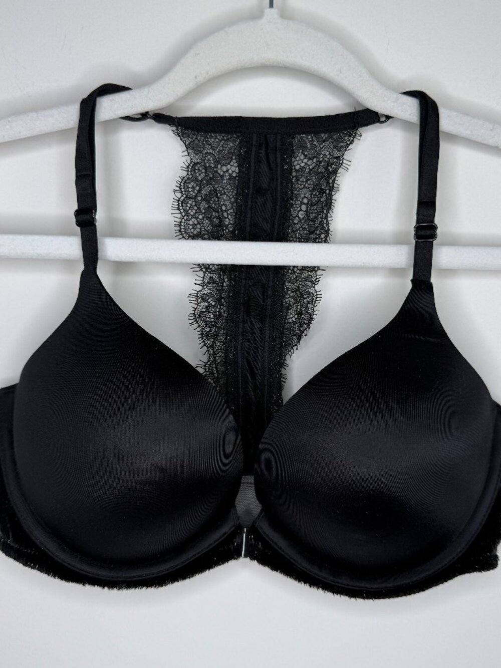 Victoria's Secret Black Lace Bombshell Bra T-Back Front Closure